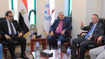 تفاصيل لقاء رئيس الطائفة الإنجيلية للمرشح الرئاسي فريد زهران (صور)