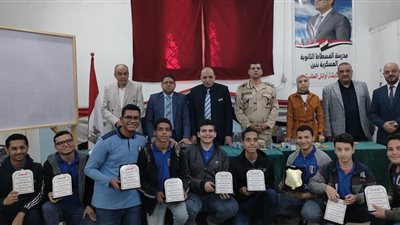 مدير عام التعليم الفنى بالقاهرة يشهد حفل تكريم أوائل الطلبة بالأنشطة الطلابية