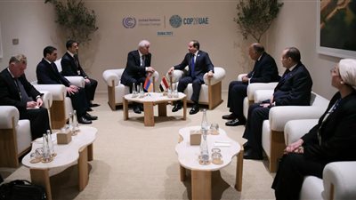 الرئيس السيسي يلتقي مع نظيره الأرميني في دبي