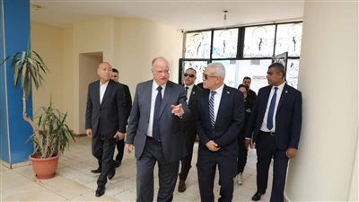 محافظ القاهرة ومدير تعليم القاهرة يتفقدان عددًا من المدارس مقار اللجان الانتخابية(صور) 