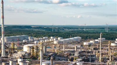 خبير نفطي يتوقع طوفان من النفط توفره السعودية للأسواق