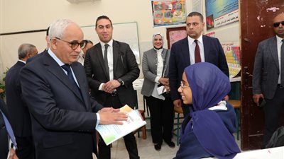 وزير التعليم: مشاهدة القنوات والمنصات التعليمية تساعد الطلاب على زيادة التحصيل الدراسي 