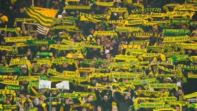 ليكيب: وفاة مشجع نانت طعنًا حتى الموت خلال مواجهة نيس بالدوري الفرنسى