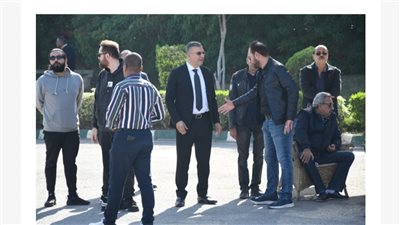 عمرو الليثي وعمرو محمود ياسين وندى موسى في جنازة أشرف عبد الغفور (صور)