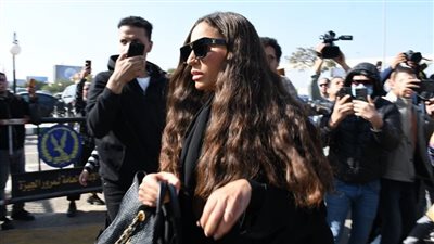 دينا الشربيني وحنان مطاوع ووفاء عامر.. نجمات الفن في جنازة أشرف عبد الغفور (صور)