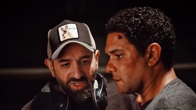 بعد شماريخ.. المخرج عمرو سلامة يوجه رسالة لـ آسر ياسين