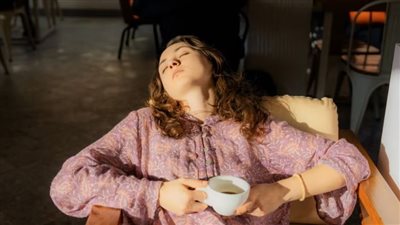 ما هو كسل الظهيرة؟ وكيف تتغلب عليه؟