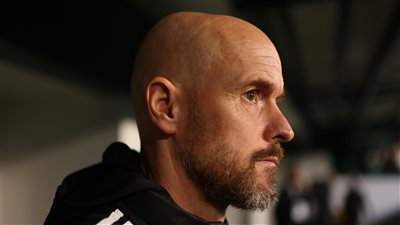 سكاي سبورتس بريطانيا: تن هاج يقترب من مغادرة مانشستر يونايتد