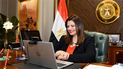 وزيرة الهجرة تتواصل مع الهيئة العامة للاستثمار لدعم مستثمر مصري بفرنسا 