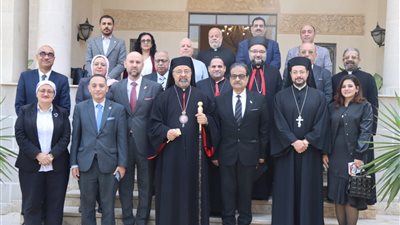 المرشح الرئاسى فريد زهران يزور بطريرك الأقباط الكاثوليك ورئيس مجلس الأساقفة (صور)