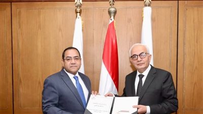 وزير التعليم يتسلم النتيجة النهائية لمسابقة الـ30 ألف معلم مساعد للعام الثاني