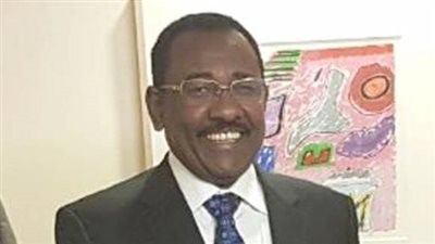 لماذا تفرض واشنطن عقوبات على طه عثمان مدير مكتب البشير؟