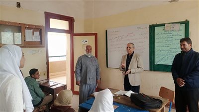 وكيل «تعليم كفر الشيخ» يتفقد المدارس ويوجه بتفعيل حصص المشاهدة ومجموعات الدعم
