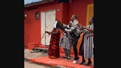 محمد رمضان يتعرض لموقف محرج.. البنطلون اتقطع أثناء التصوير (فيديو)