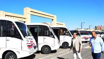 محافظ أسوان يتفقد المركبات المشاركة فى خدمة المواطنين للإدلاء بأصواتهم في الانتخابات