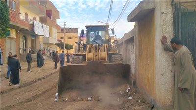 حملات مكثفة للنظافة ودعم منظومة الإنارة العامة بـ6 مراكز بالمنيا