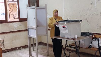 نقيب التمريض تدلى بصوتها فى الانتخابات الرئاسية بالجيزة