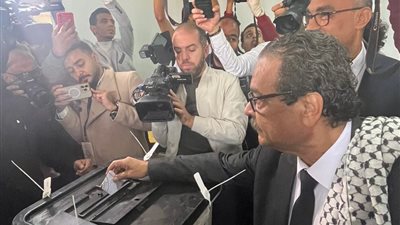 فريد زهران يصل مقر لجنة المقطم الثانوية للإدلاء بصوته بالانتخابات الرئاسية (صور)