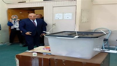 وزير قطاع الأعمال يدلي بصوته في الانتخابات الرئاسية بمدينة نصر