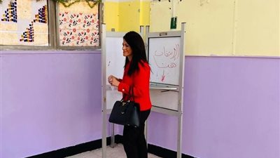 وزيرة التعاون الدولي تدلى بصوتها في الانتخابات الرئاسية بالقاهرة الجديدة