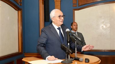 تفاصيل توفير التابلت لـ2500 مدرسة مزودة بالبنية التحتية لطلاب مدارس المتفوقين