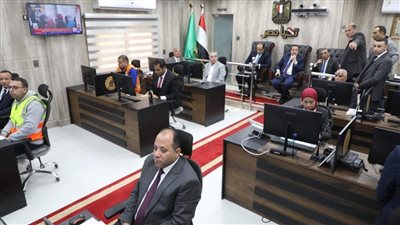 محافظ المنوفية يتفقد مركز الشبكة الوطنية للطوارئ والسلامة للاطمئنان على سير العملية الانتخابية 
