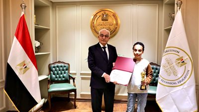 وزير التعليم يكرم الطالبين الحاصلين على المركز الثالث عالميا بمسابقة «ucmas» الدولية