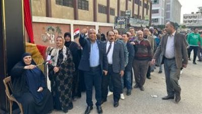 إقبال كبير من المواطنين على اللجان الانتخابية فى شبرا الخيمة