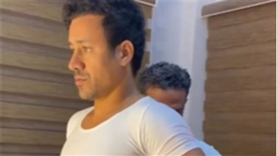 لقطة من الكواليس.. أحمد داود يكشف سر الكرش في «زينهم» (فيديو)