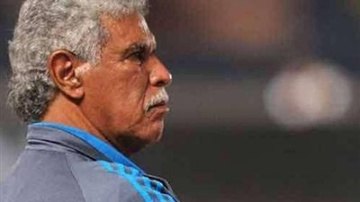 مصدر .. حسن شحاتة بربط موافقته على تدريب الهلال بموقف الزمالك