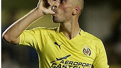 مانشستر يونايتد يخطط لضم فاليرو لاعب فيورنتيا .. ومهاجم بازل