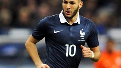 رئيس وزراء فرنسا يلمح لضرورة استبعاد بنزيمة من المنتخب