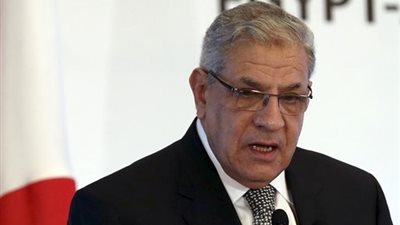 «محلب» يتفقد منجم الذهب بجبل السكرى