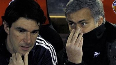 فالنسيا يفكر في مورينيو حال رحيل نيفيل