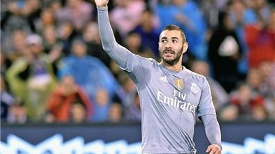 ريال مدريد يفكر جديا ببيع بنزيمة لآرسنال