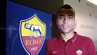 أستون فيلا يفكر بإعادة اشلي كول إلى البريميرليج