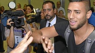 الأهلي يعلن موقفه من التعاقد مع عمرو طارق