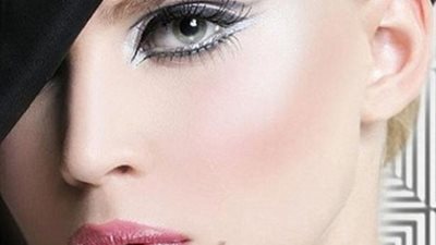 المكياج الفضي والأسود لتتألقي في الكريسماس