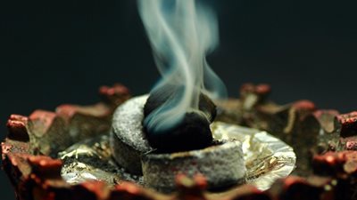 البخور المستخدم في البيوت يثير التهاب الخلايا الرئوية