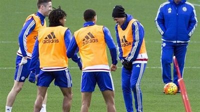 لاعبو تشيلسى يخوضون أول تدريب مع 