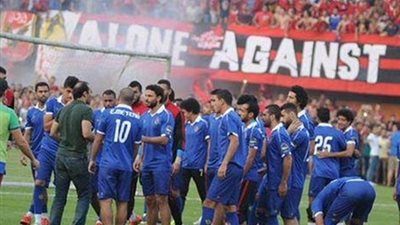 فيجو يطالب لاعبى الأهلى بعدم الإنشغال ب