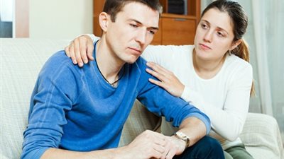 الإصغاء والحوار المثمر مفتاح علاج زوجك من الاكتئاب