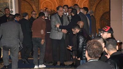 تامر حبيب ورياض الخولي ومراد مكرم في عزاء شقيق أحمد حلمي (صور)