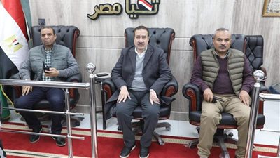 بالشبكة الموحدة.. محافظ المنوفية يجري اتصالًا برؤساء الوحدات المحلية لمتابعة التصويت في الانتخابات