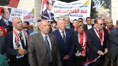 للمشاركة في الانتخابات الرئاسية.. مسيرة حاشدة للمعلمين بالجيزة 