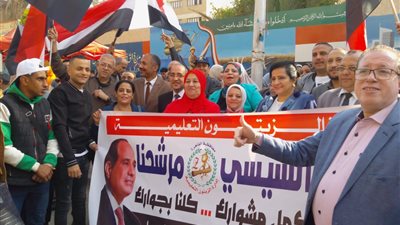 وكيل تعليم القاهرة تتابع ختام فعاليات الانتخابات الرئاسية بالزيتون والمرج (صور)