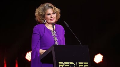 يسرا تعود للمسرح بعد 21 سنة