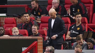 مستخدمًا أرقام رونالدو.. بيرس مورجان يسخر من تن هاج ومانشستر يونايتد