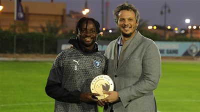 علامات استفهام حول طوفان الدعوات المجانية لـ«كاف» في لقاء بيراميدز وصن داونز