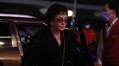 لبلبة وسيد رجب وإيهاب فهمي في عزاء شقيق أحمد حلمي (صور)